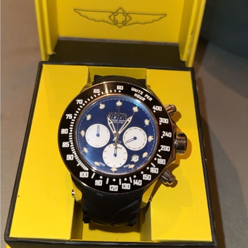 Invicta Men's Black and Blue Chronograph Pro Diver Watch (Worn 2times)